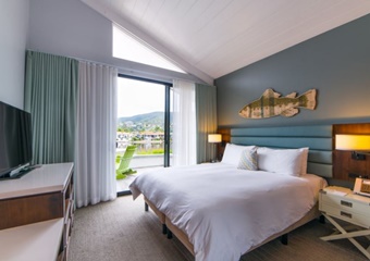 Lakehouse Hotel and Resort, Pet Friendly hotel in Carlsbad, California; dogs allowed hotels in Carlsbad California