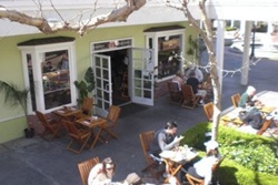 Pet friendly restaurant in Carlsbad, California, dogs allowed restaurant in carlsbad Naked Cafe
